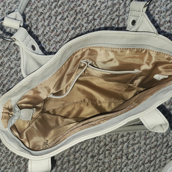 St. John's bay light gray purse - Picture 2 of 2